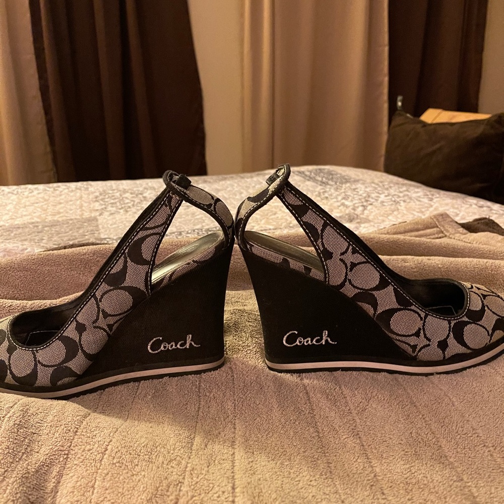 Coach Sandals - Picture 4 of 4